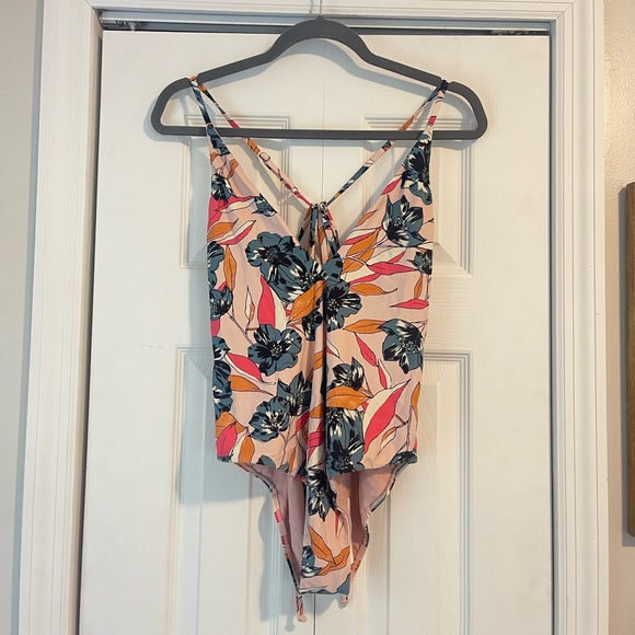 Billabong Coastal Luv one piece bathing suit - Picture 3 of 7